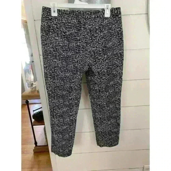 Womens Gap slim crop khaki pants size 6 - Picture 3 of 3